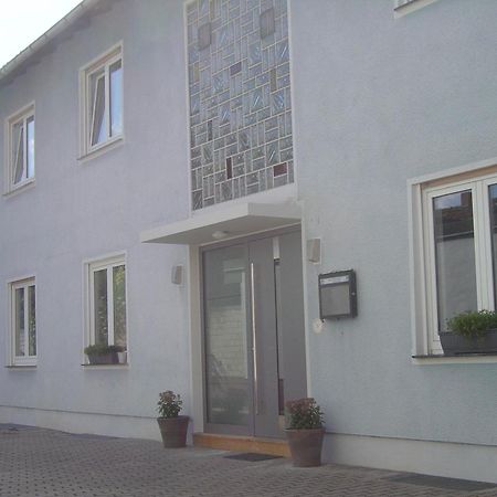 Hotel Garni Pension Ruth Mutterstadt Exteriör bild